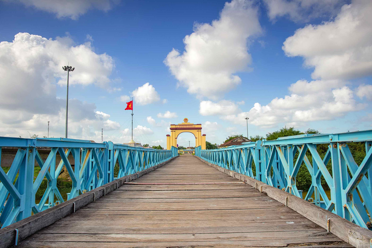 hue dmz tour