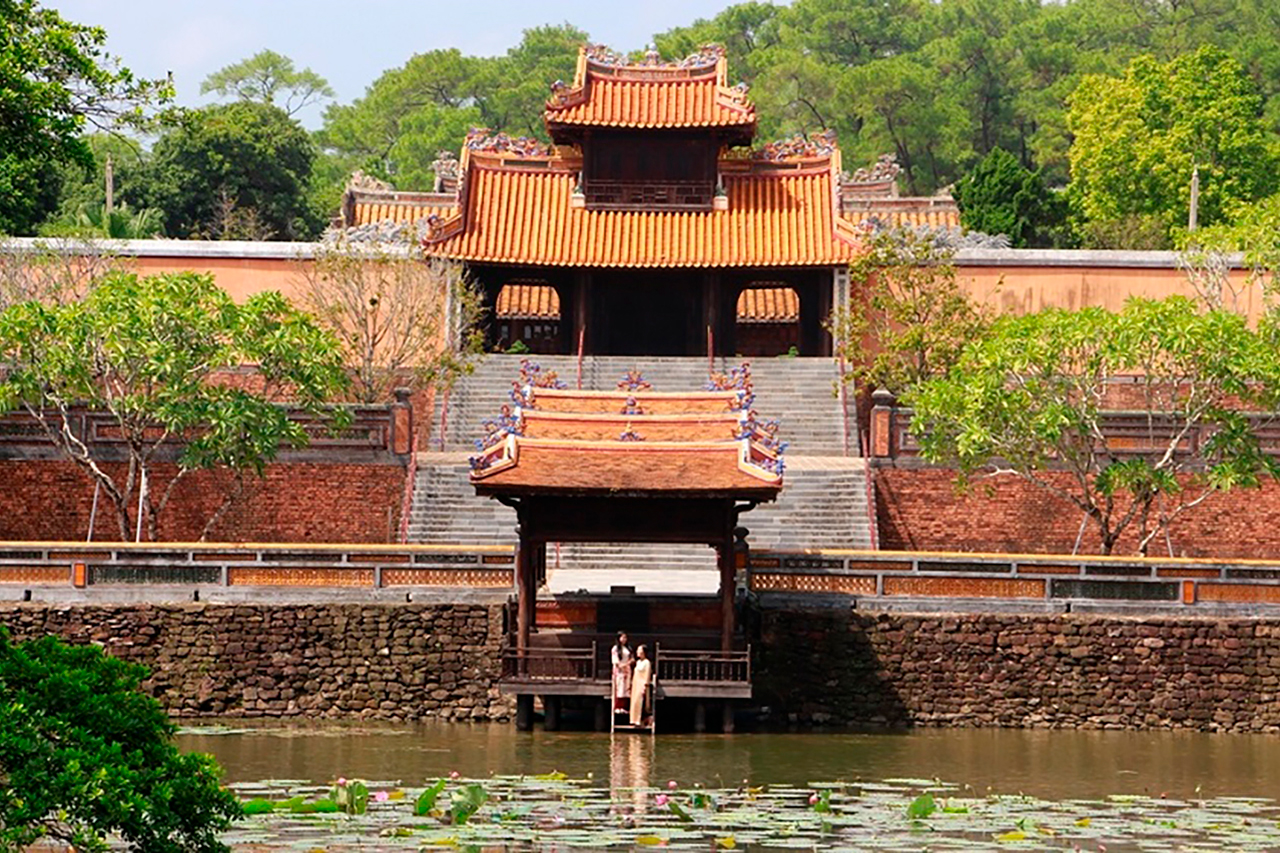 Hue city tour easy rider